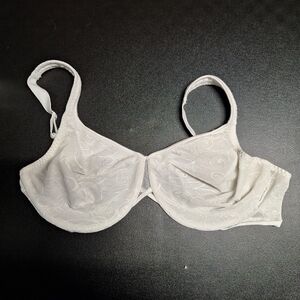 Chic White Lace Underwire Bra